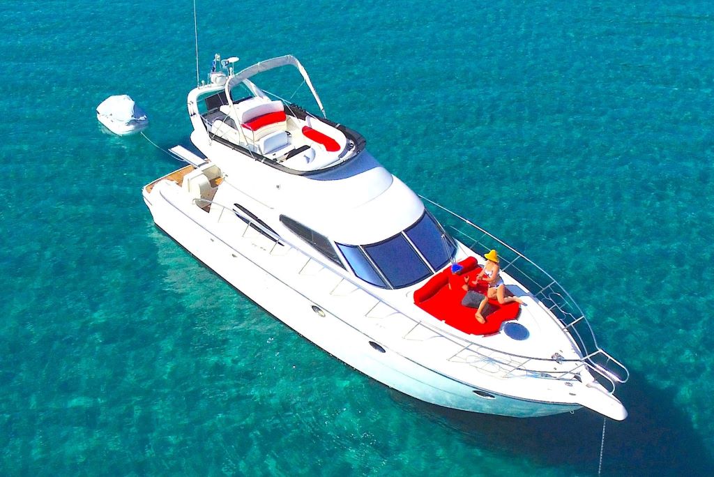 Experience a luxury yacht cruise in Halkidiki