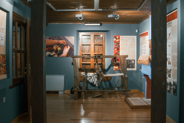 Exhibits from the Weaving museum in Arnea
